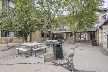 هتل Quality Inn West Edmonton