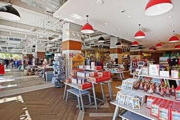 Skyline Hotel & Waterpark