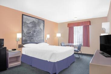 מוטל Ramada By Wyndham Cranbrook