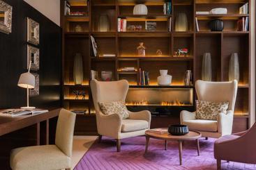 هتل Crowne Plaza Paris  Neuilly, An Ihg