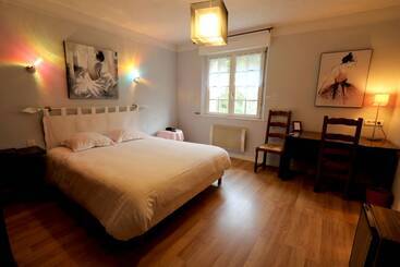 Logis Hotel De La Corniche
