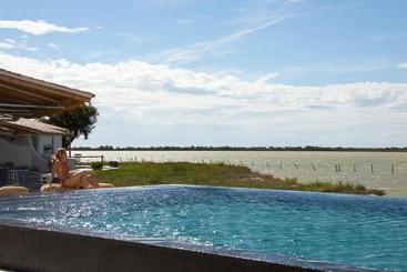 هتل Lodge Sainte Helene Adult Only