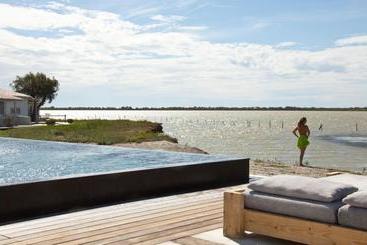 هتل Lodge Sainte Helene Adult Only