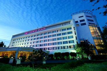 هتل Crowne Plaza Chennai Adyar Park