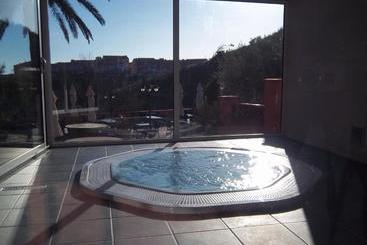 هتل Hôtel L Arapède