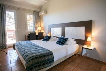 هتل Hôtel L Arapède