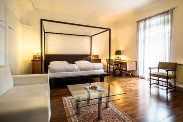 هتل Villa Tivoli