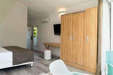 Coral Azur Beach Resort Mont Choisy - Mont Choisy