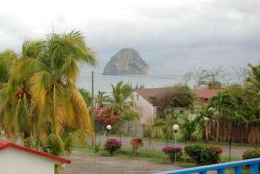 Studio A Le Diamant A 500 M De La Plage Avec Vue Sur La Mer Jardin Clos Et Wifi