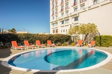 هتل Fiesta Inn Express Chihuahua