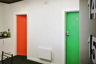 هتل The Hibernian Studio Apartments   4 Latter Street