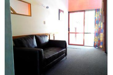 Larchwood Motel