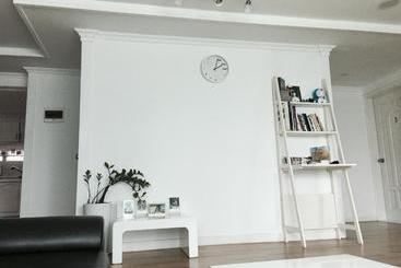 هاستل Nana House