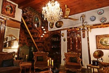 هتل Antique Celtik House