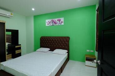 ホテル Panisara Pool Villa Samui