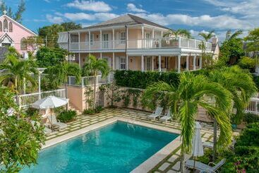هتل Eleven Bahama House