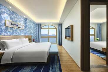 هتل آپارتمان Emerald Bay Hotel Fuxian Lake