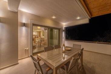 דירות לתיירים Abelia Luxurious Villas