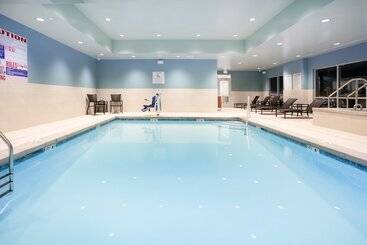 Отель Holiday Inn Express & Suites   Ely, An Ihg
