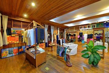 Myanmar Treasure Resorts Inle