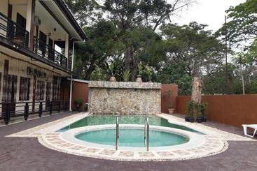 Diakopes Inn  Hostel