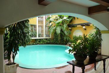Alhambra Hotel