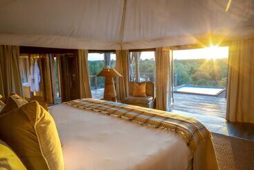 هتل Simbavati Hilltop Lodge