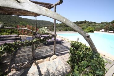 تختخواب و صبحانه Auberge U Sirenu