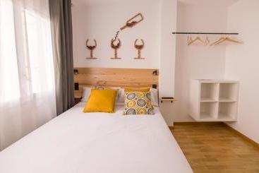 تختخواب و صبحانه Tinto Dreams Hostel