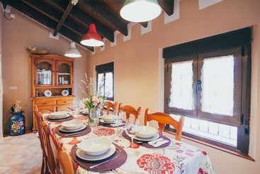 La Aldea Colorada