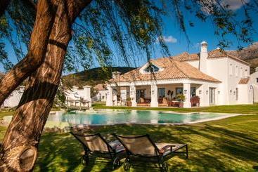 آپارتمانهای توریستها Ronda Mountain Resort