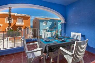 آپارتمانهای توریستها Bungalow La Cala