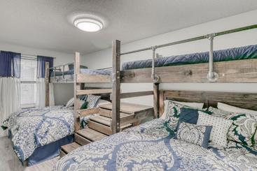 Phoenix East Ii 2031 By Meyer Vacation Rentals