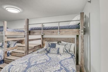 Phoenix East Ii 2031 By Meyer Vacation Rentals