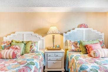 Phoenix East Ii 2031 By Meyer Vacation Rentals