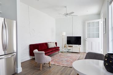 Sonder  Julia Suites