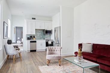 Sonder  Julia Suites