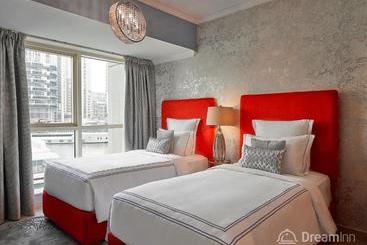 Dream Inn Apartments   Marina Quays
