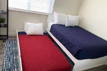 آپارتمان Moab Redcliff Condos