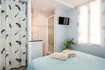 پانسیون B&b La Cabane De Noreda