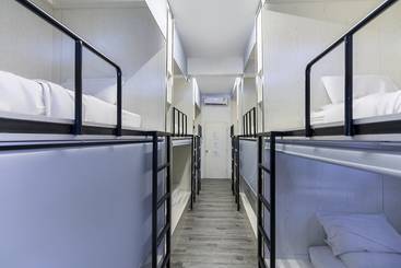 S7 Hostel