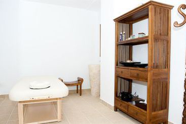 هتل Caro Parc