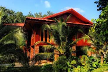 هتل Baan Suan Farmstay