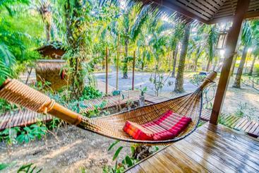 هتل Baan Suan Farmstay