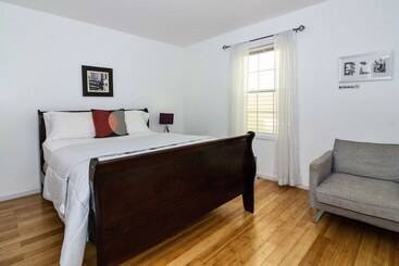 پانسیون Racpanos Modern Stay On Ocean Avenue