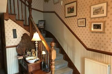פנסיון Tullochard Guest House