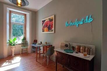 مبيت وإفطار Ben A An House