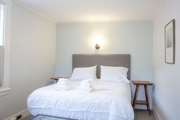 Otel Hawthorn House