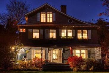 تختخواب و صبحانه The Shore Path Cottage