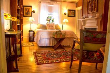 تختخواب و صبحانه The Shore Path Cottage